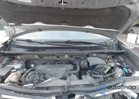 2018 Toyota Rav4 Xle z USA, uszkodzony, nr VIN JTMRFREV6JD240484